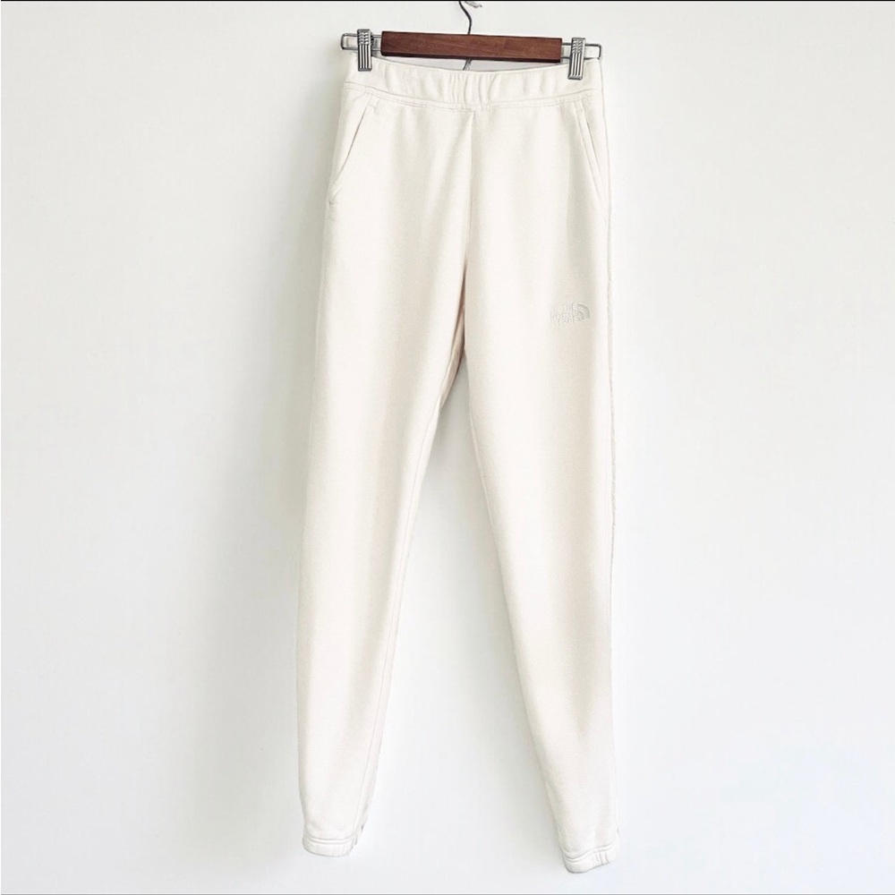 The North Face Evolution Cocoon Sweatpants In Whi… - image 3